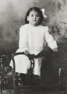 Alice Branch, daughter of Anita Branch (née Mandínez) and William Branch : 1910.