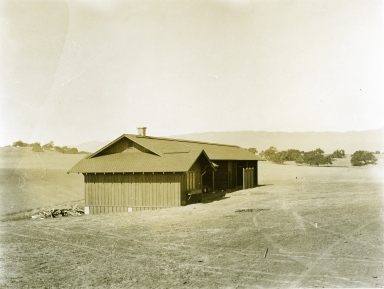Hope Ranch - Building next to the Potter Country Club