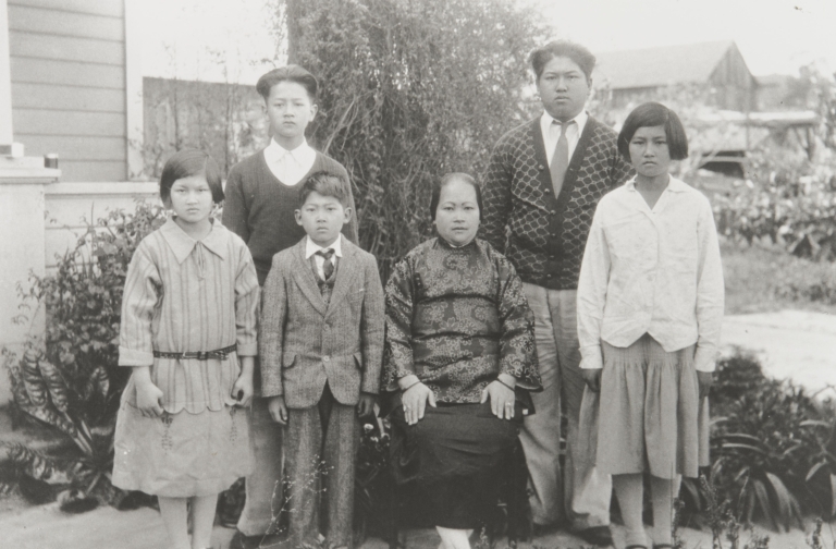 Wong Family. Guadalupe : 1930. Top L-R: You Ung (Bud), Sam. Bottom: Mildred, George, Mother Hoberbinn. Visiting married sister in Santa Barbara.