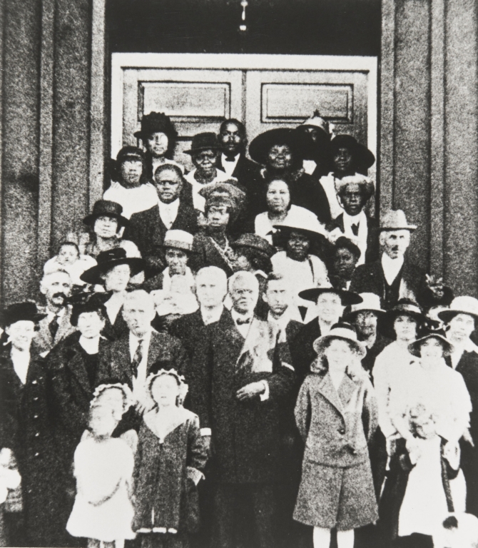 Rally at St. Paul Baptist Church, Oxnard : Sunday, March 23, 1919 ; Reverend J. D. Pettigrew, front row center; Reverend William Miedema, immediately behind him to the left.