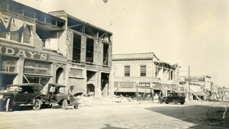 Santa Barbara 1925 Earthquake Damage - 800 Block State Street